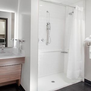 Queen Room Hearing Accessible